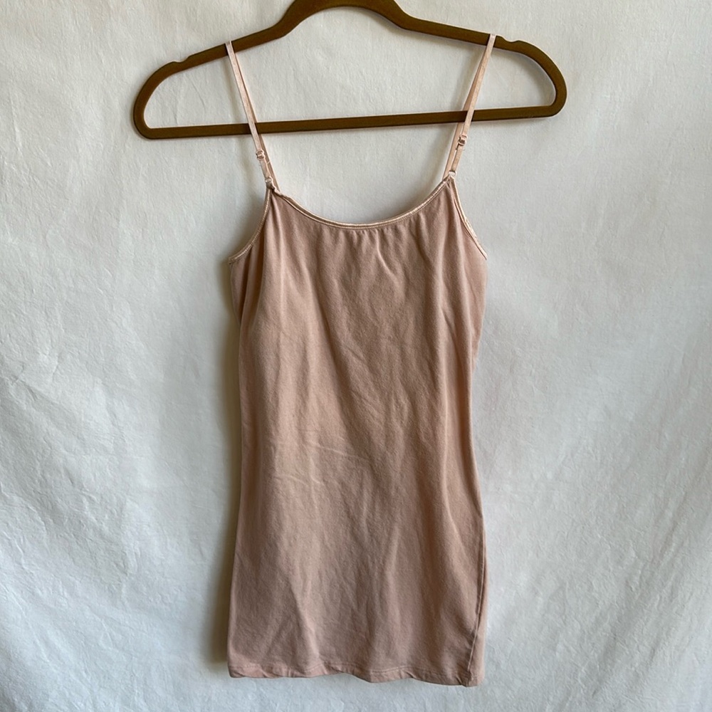 Zenana Outfitters long blush camisole, size M